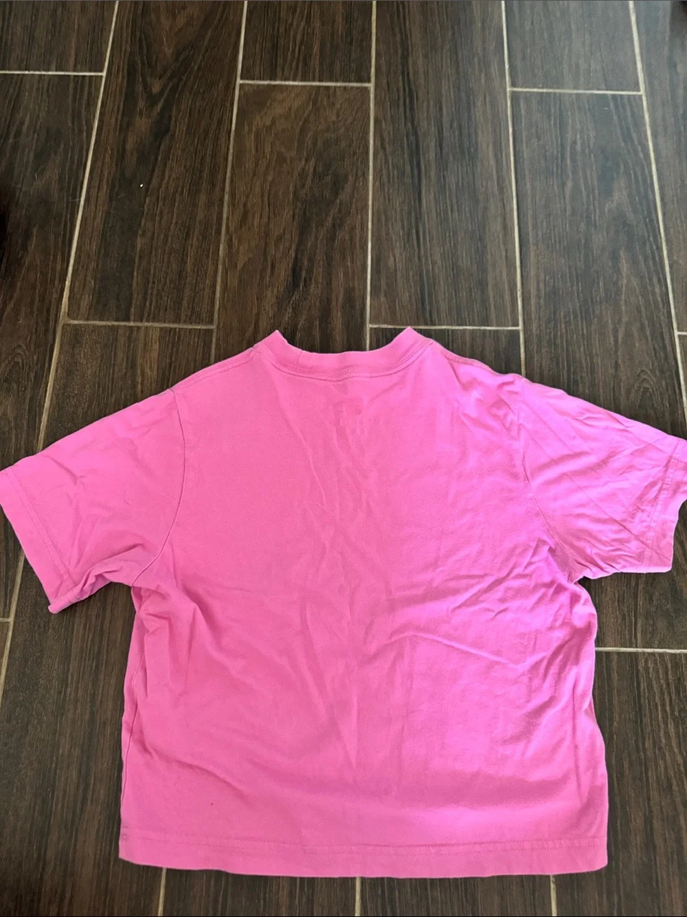 Nike Juniors small, Hot Pink Short Sleeve Tee with White Swoosh - Picture 2 of 4